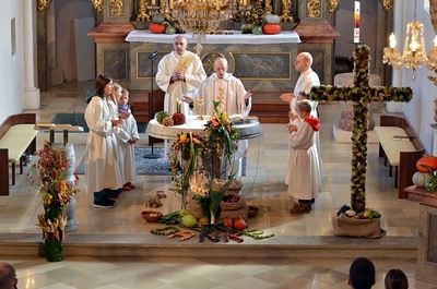 Erntedankfest: Eucharistiefeier und Agape 2016