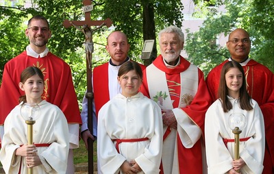 Gottesdienst und Pfarrfest in Asparn/Zaya