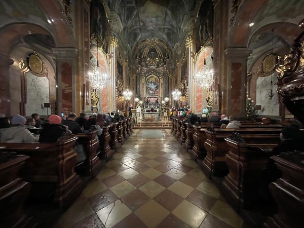 Weihnachtsgottesdienst nach byzantinischem Ritus im St. Pöltner Dom / Kolasa Blick auf den Altar