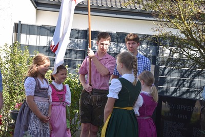 Kranzniederlegung und Gottesdienst