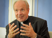 Antworten von Kardinal Christoph Schönborn in der Zeitung Heute am 1. August 2014. Foto: kathbild.at/rupprecht