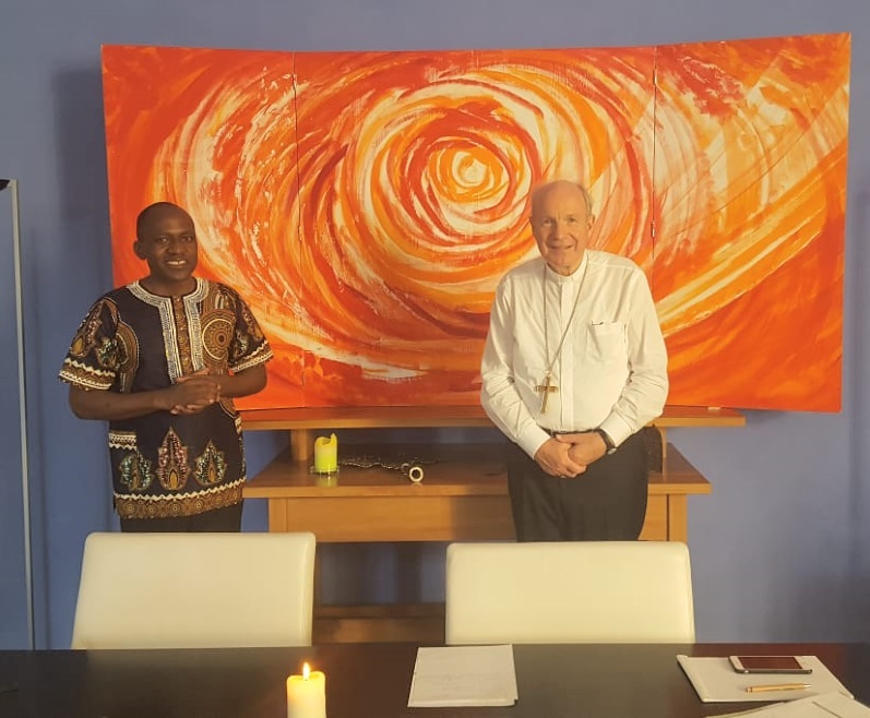 Im Zuge der Vorbereitungen für die Pfarrsynode in Maria Treu im Mai 2021, informierte der Generaldelegierte der Piaristen in Österreich, Pater Jean de Dieu Tagne SP, Kardinal Christoph Schönborn über die Zielsetzungen der Synode. 