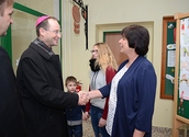 Weihbischof Turnovszky besuchte das Schulzentrum Asparn/Zaya
