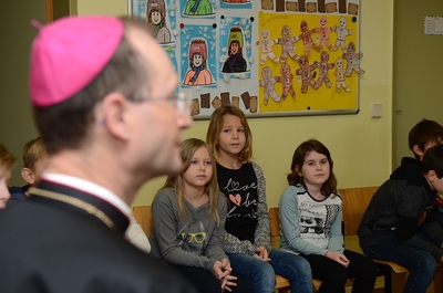 Bischof Turnovszky besucht die Volksschule Gnadendorf