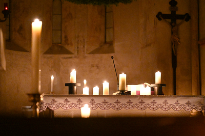 Gottesdienst bei Kerzenschein