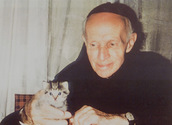  P. Petrus Pavlicek OFM mit einem Kätzchen / kathbild.at/Rupprecht