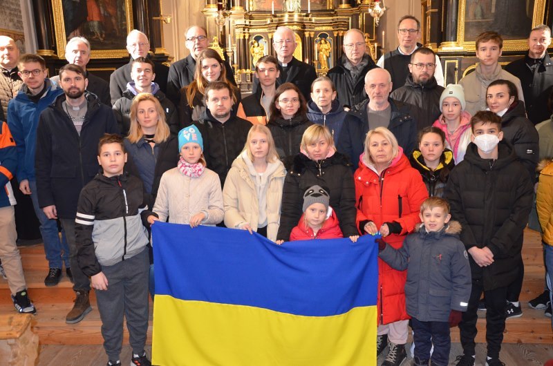 Bischöfe beten mit geflüchteten Ukrainern um Frieden