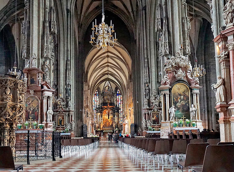 Stephansdom Innenraum
