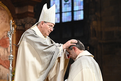 Bischofsweihe und Amtseinführung im Stephansdom