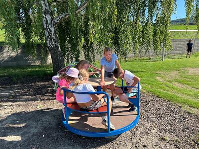 Spiel und Spaß am Sportplatz Michelstetten