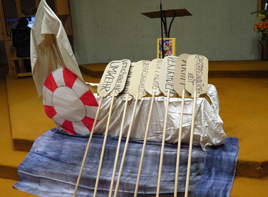 Die Fürbitten kreisten um die Themen Versöhnung, Einsicht, Hoffnung, Vertrauen, Kraft, Gastfreundschaft, Umkehr und Großzügigkeit.                               