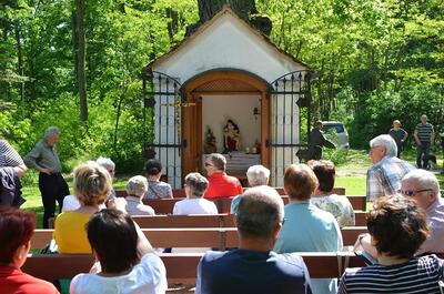 Pfarrverbandsmaiandacht bei der Gnadendorfer Bildeiche