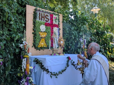 Gottesdienst und Prozession