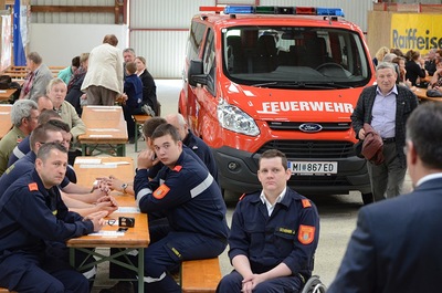 Feldmesse und Autosegnung beim FF-Heurigen