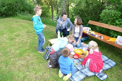 'Kinderliturgie - Mit allen Sinnen feiern' - Wortgottesfeier und Stationenbetrieb