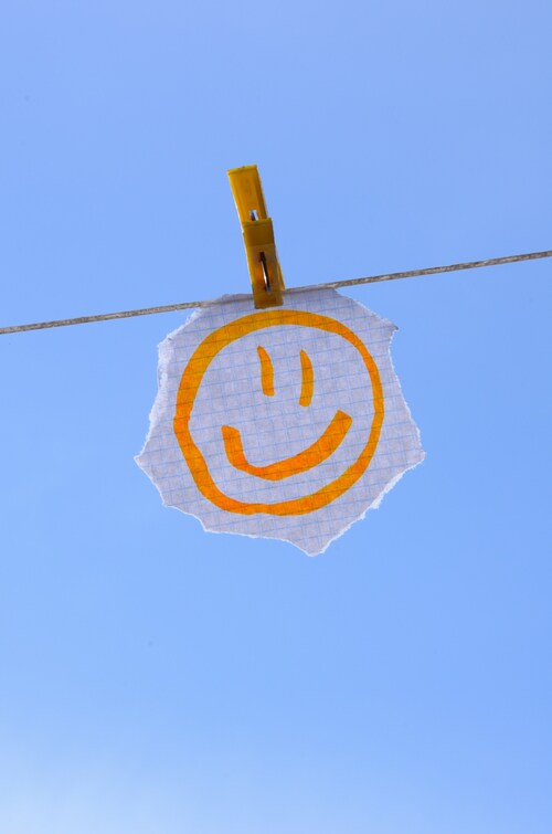 Smiley als Symbol für Glück / Danila Balashkin (Unsplash) Smiley als Symbol für Glück