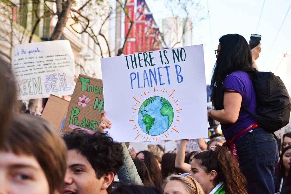 https://unsplash.com/de/s/fotos/klimastreik