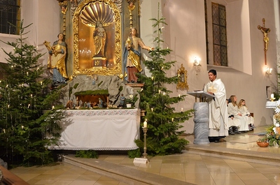 Heiliger Abend - Feier mit Pater Roger