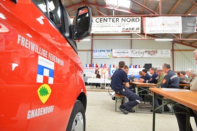 Feldmesse und Autosegnung beim FF-Heurigen