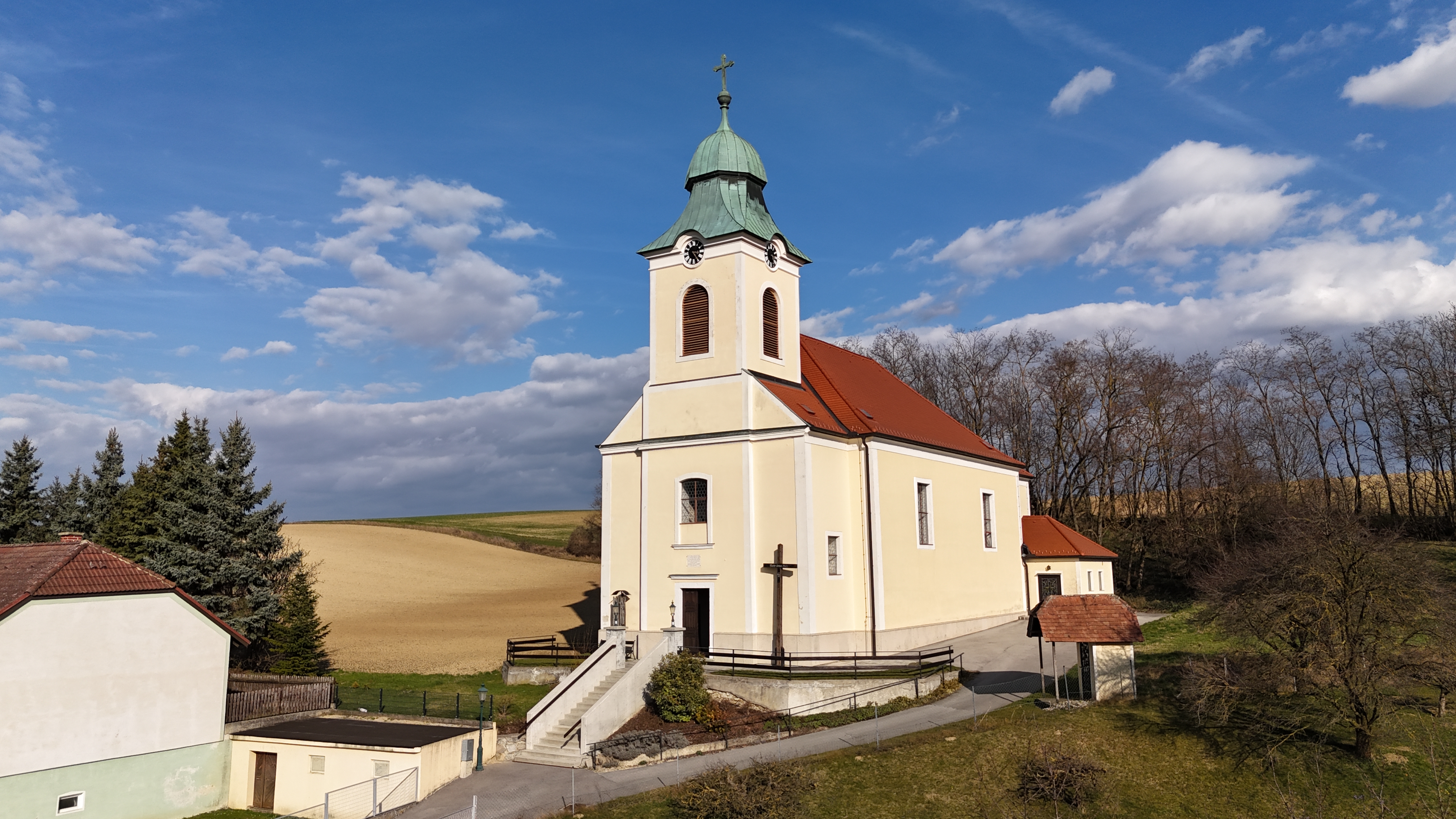 Pfarre Obergänserndorf Außenansicht Pfarrkirche