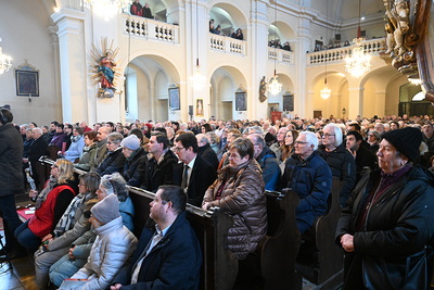 Erzbischof Grünwidl feierte Festmesse im Vikariat Nord