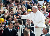 Papst Franziskus am Petersplatz/cc Catholic Church of England and Wales