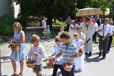 Festgottesdienst und Fronleichnamsprozession