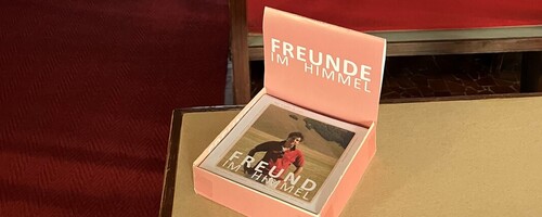 Freunde im Himmel in der Box