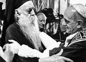 1964 in Jerusalem: Der ökumenische Patriarch Athenagoras und Papst Paul VI. © KNA-Bild