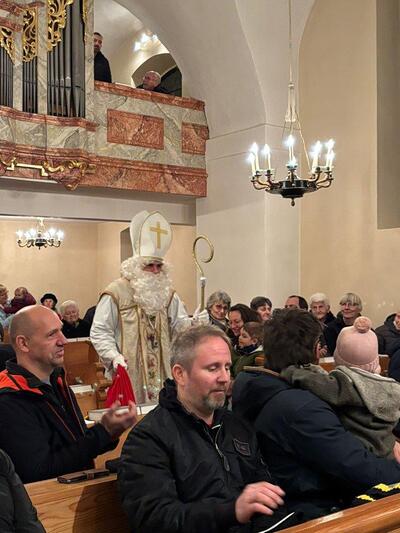 Hl. Nikolaus besuchte die Pfarrgemeinde Ameis