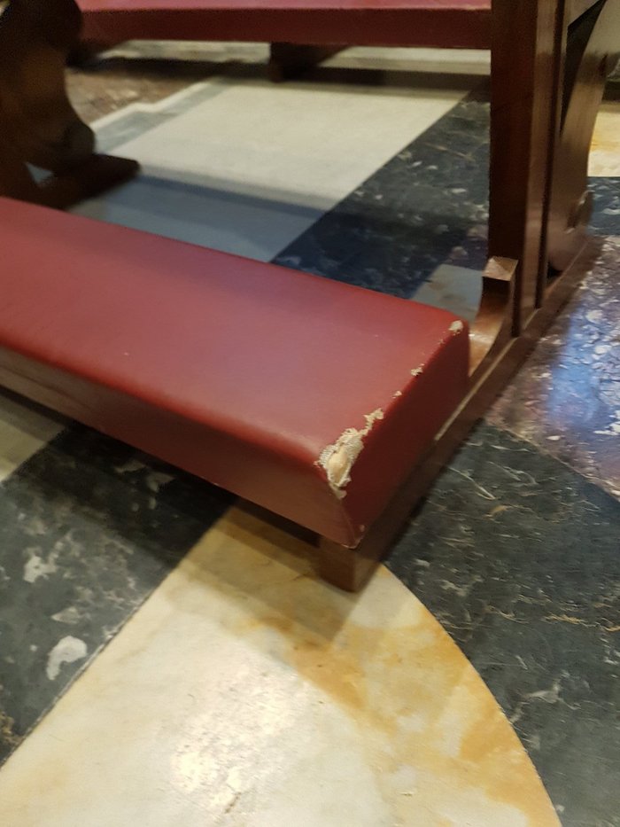 Die womöglich gemütlichsten Kniebänke der Welt