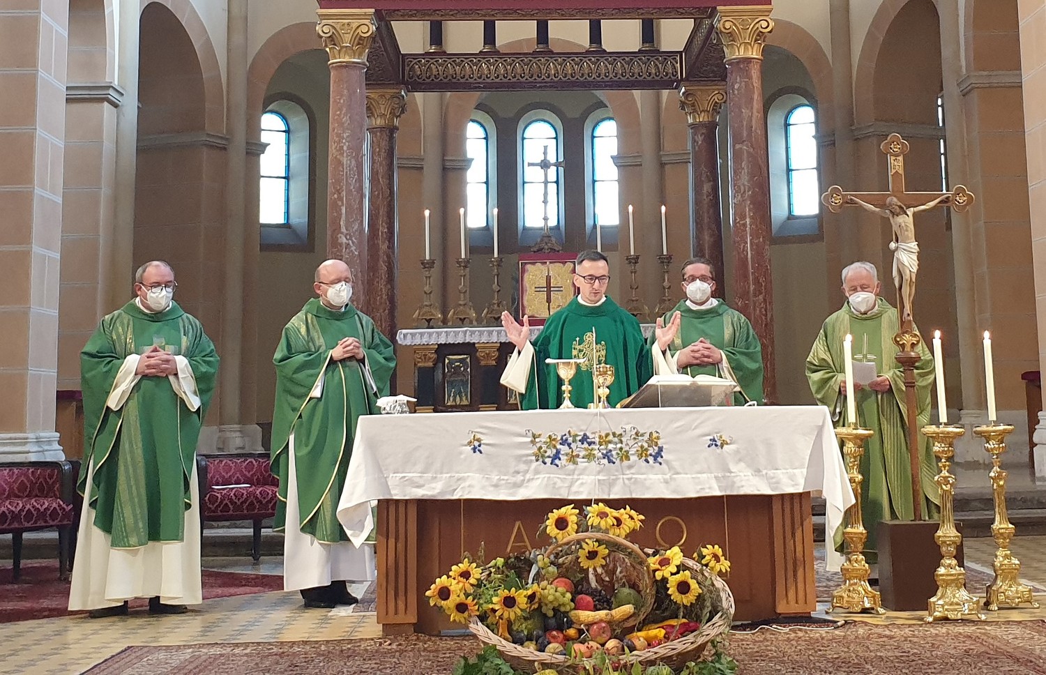 Herzlich Willkommen in der Pfarre Donaustadt Erzdiözese Wien