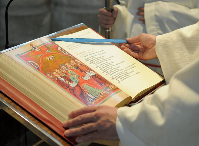 Betet man so richtig den Rosenkranz? (Kirche, katholisch, Gebet)