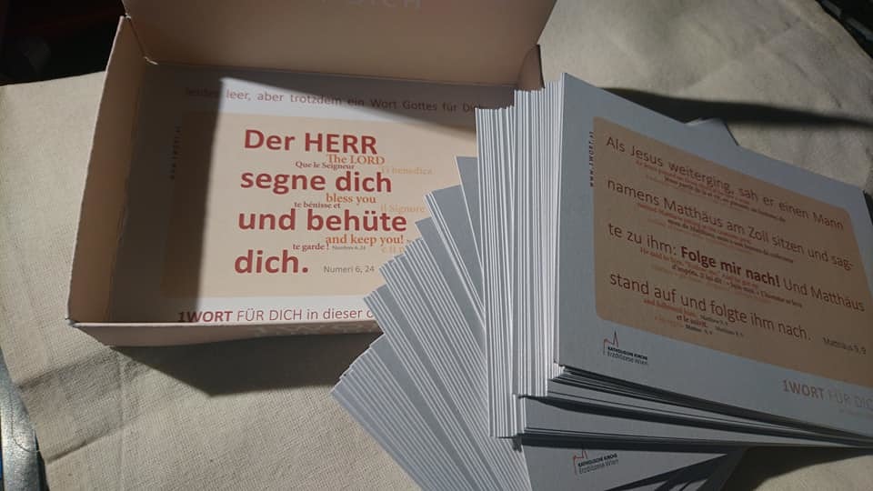 ...und kann dann die Bibelzettel einlegen.