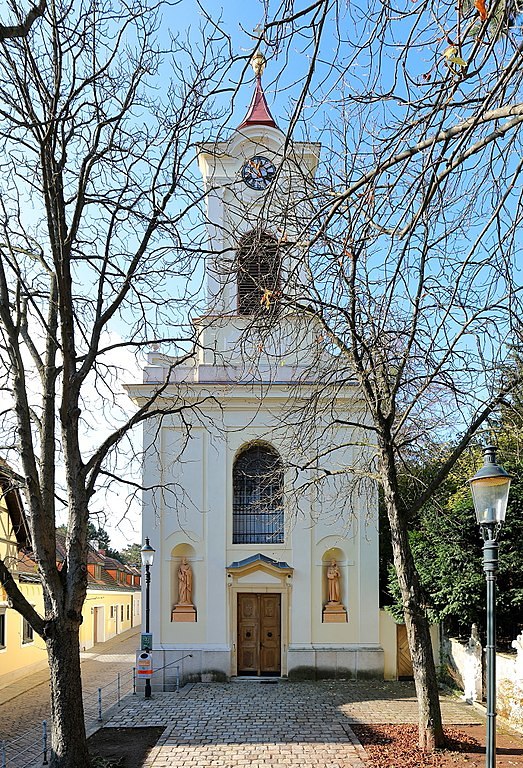 Der Blick auf den Kirchvorplatz