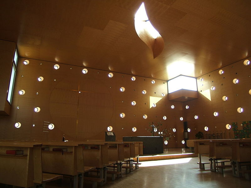 . Der Raum ist stimmig in den Proportionen.