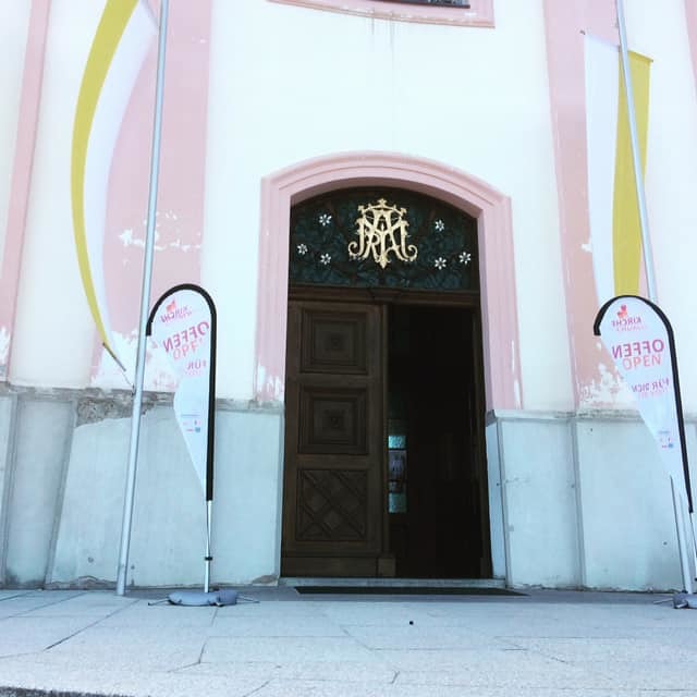 Beachflag "Kirche offen für Dich"